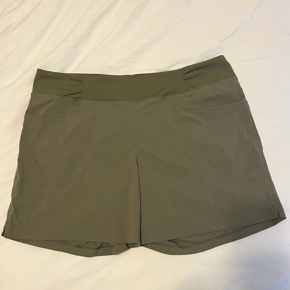 Mountain Hardwear women’s dynama short